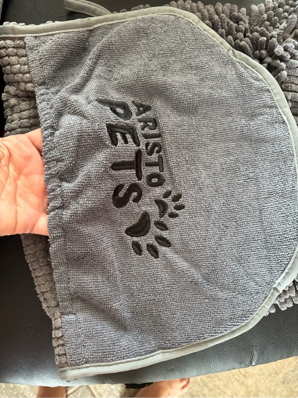Aristopets gray chenille